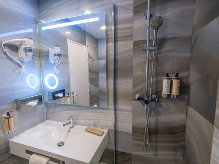 DOUBLE SUPERIOR Room