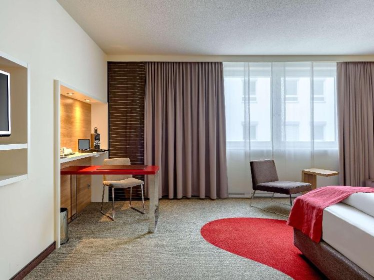 DOUBLE KING SIZE BED Room
