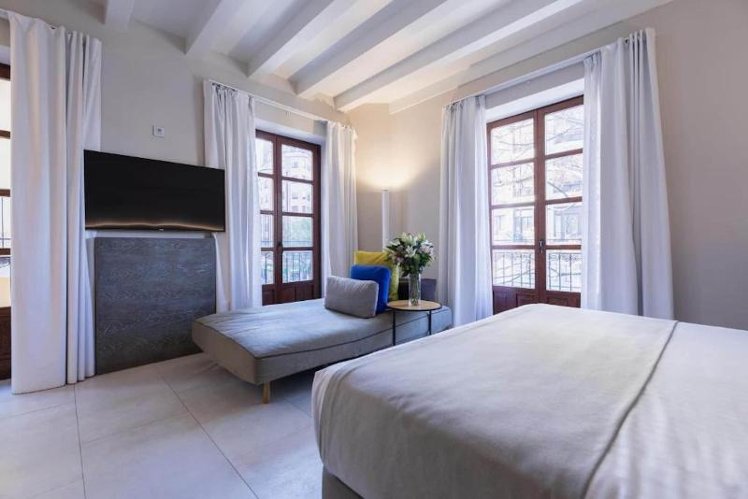 SUITE DELUXE ONE BED Room