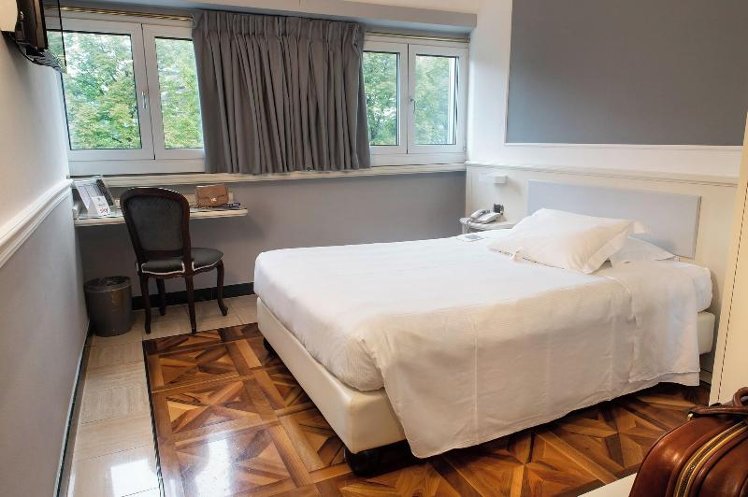 SINGLE ONE BED Room