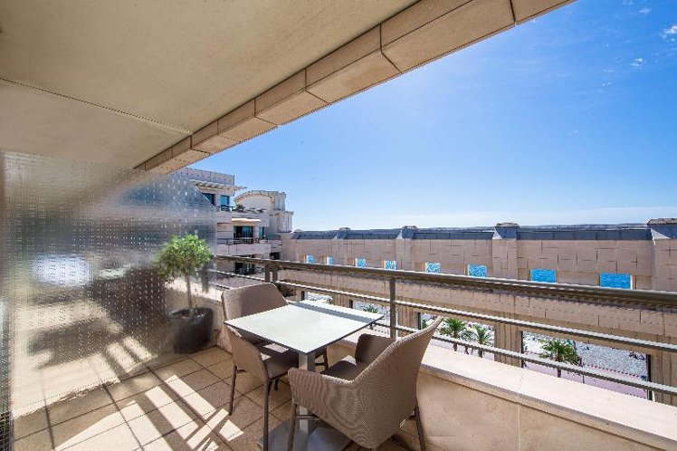 DOUBLE PARTIAL SEA VIEW Room
