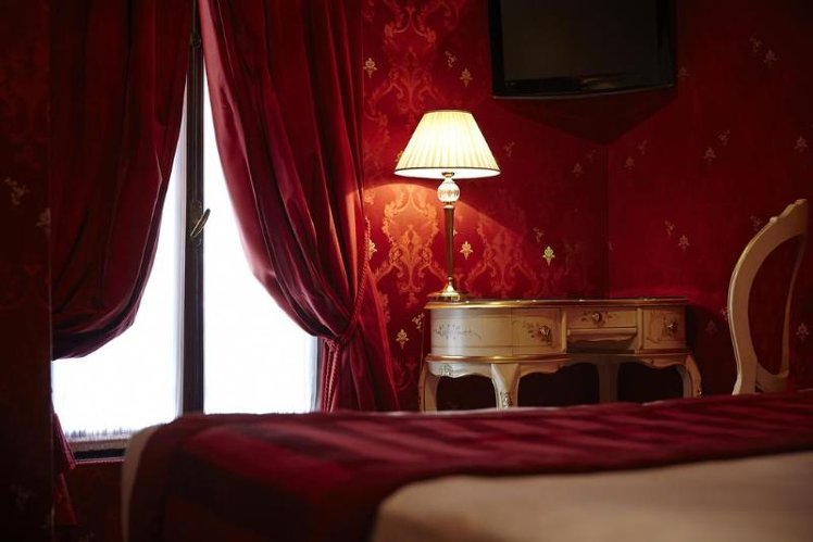 DOUBLE STANDARD Room
