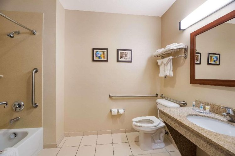 DOUBLE TWO QUEEN BEDS NON SMOKING Room