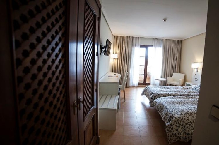 DOUBLE SINGLE USE STANDARD Room