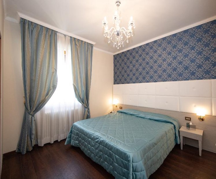 DOUBLE SUPERIOR Room