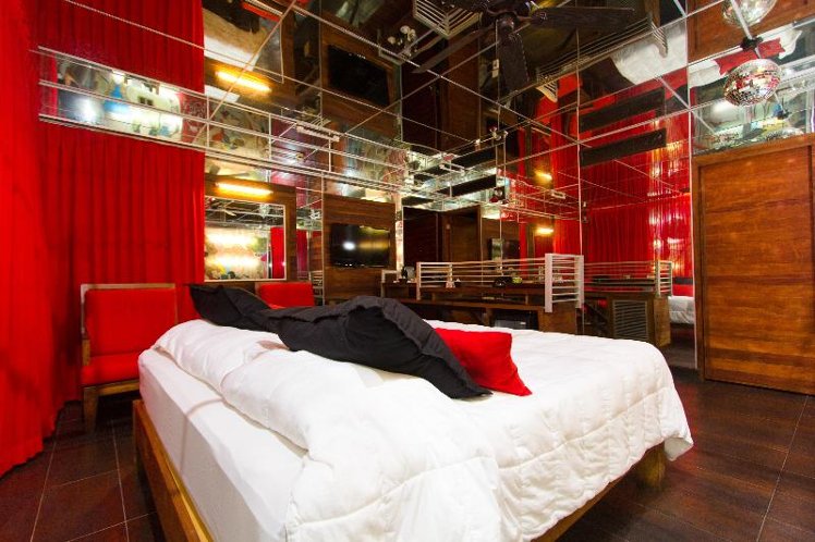 DOUBLE STANDARD Room