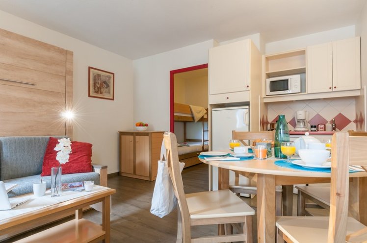 STUDIO CAPACITY 4 Room