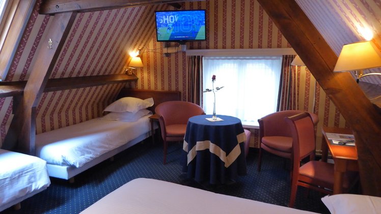 QUADRUPLE STANDARD Room