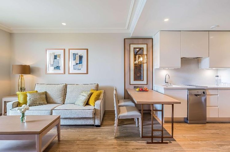 JUNIOR SUITE STANDARD Room