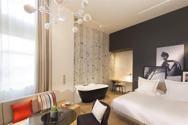 JUNIOR SUITE STANDARD Room
