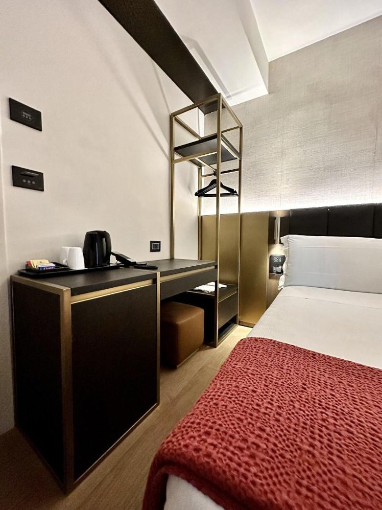 SINGLE STANDARD Room