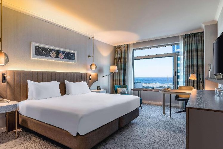DOUBLE SEA VIEW KING BED Room