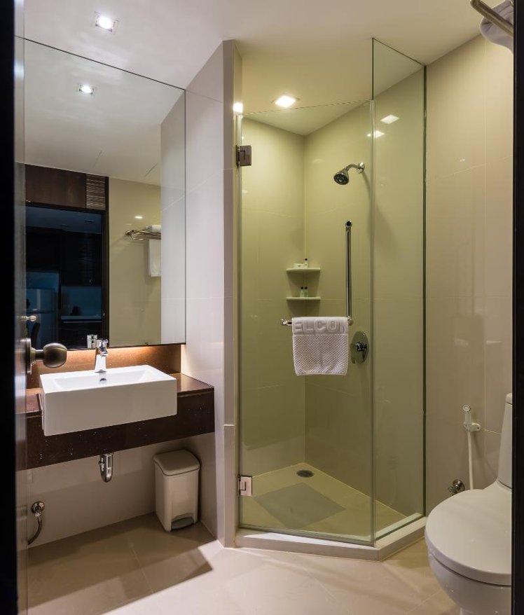 SUITE ONE BEDROOM ONE BATHROOM Room