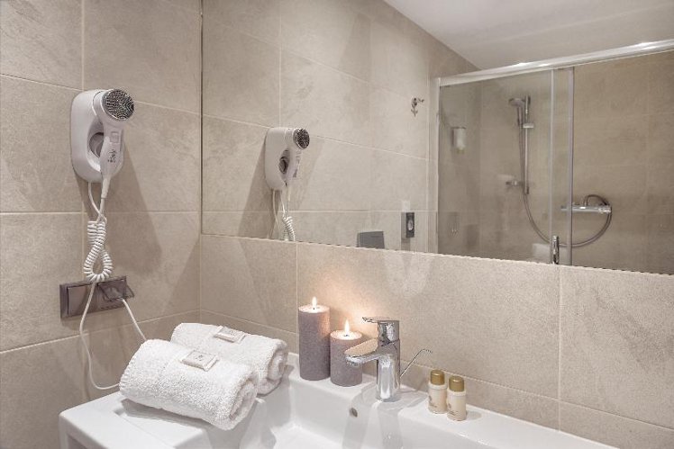 SINGLE STANDARD Room