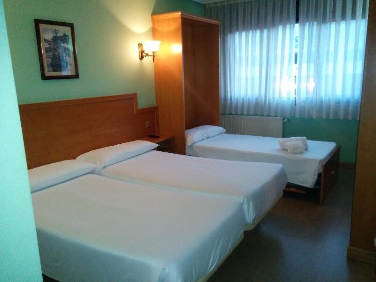 TRIPLE STANDARD Room