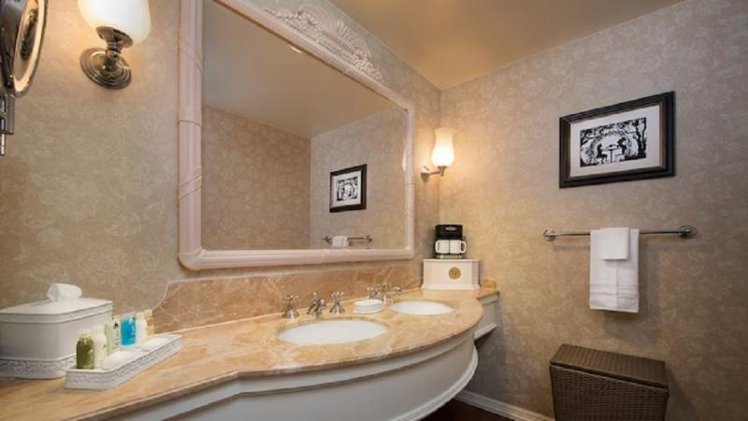 Room WITH VIEWS Room
