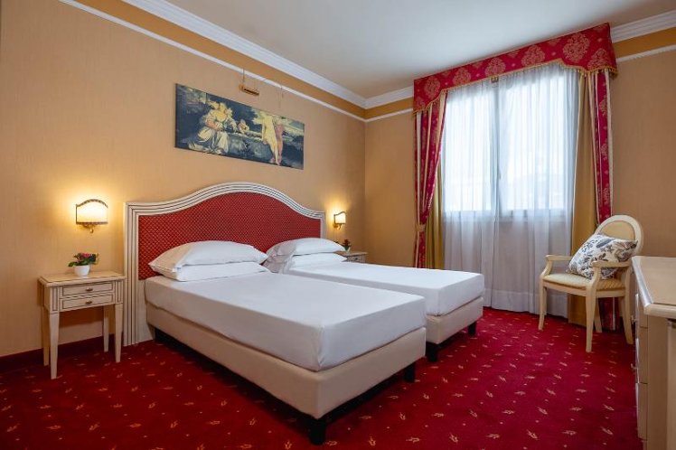 DOUBLE SUPERIOR Room