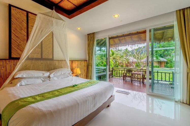 TRIPLE PREMIER Room