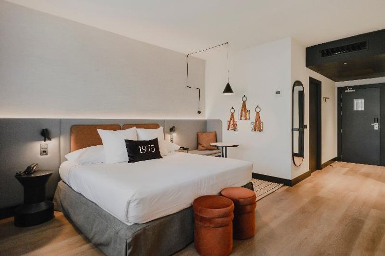 DOUBLE STANDARD Room