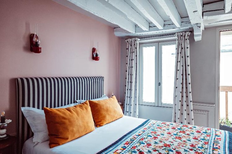 DOUBLE STANDARD Room