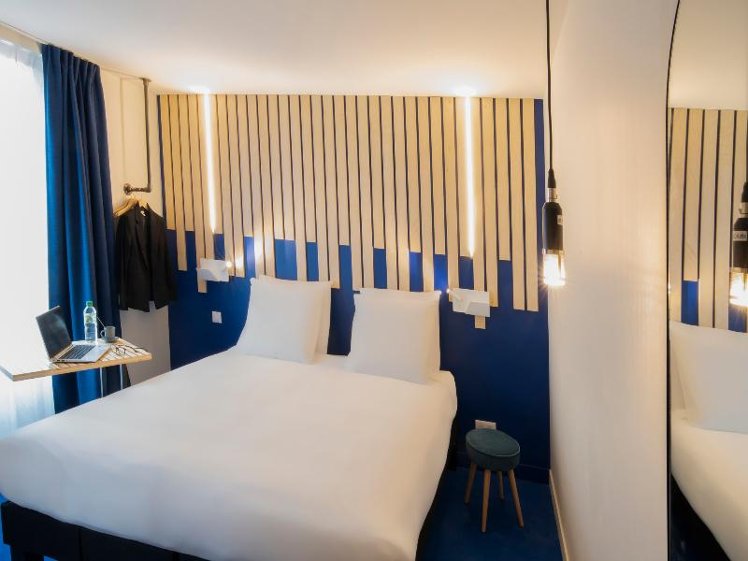 DOUBLE WITH DOUBLE BED Room