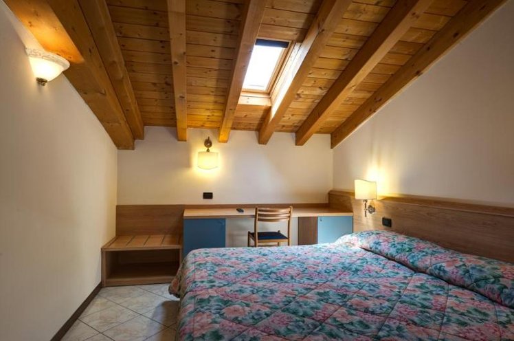 DOUBLE STANDARD Room