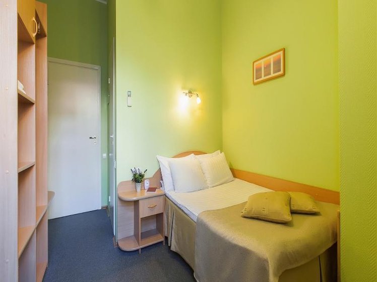 SINGLE STANDARD Room