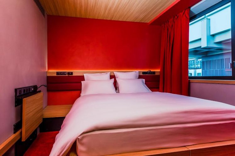 DOUBLE STANDARD Room