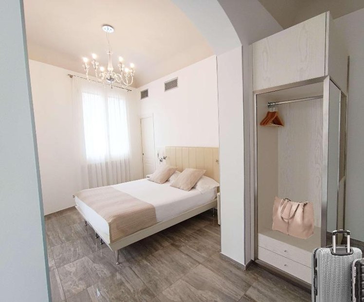 Double or Twin DELUXE Room