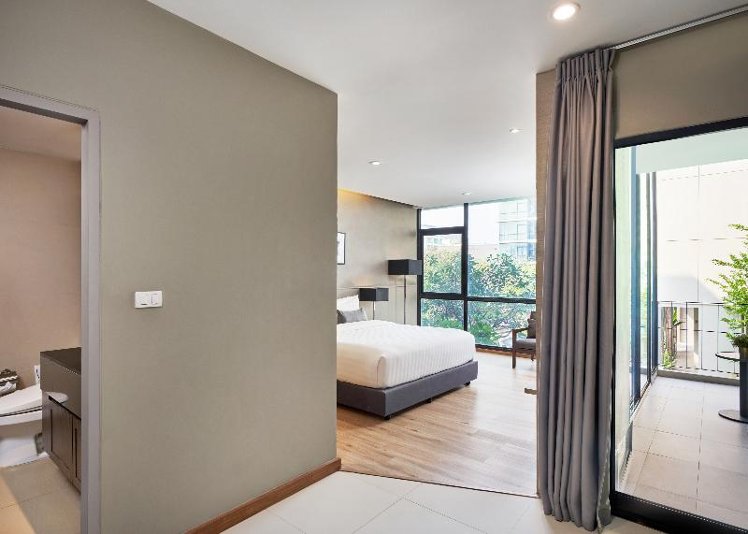 DOUBLE DELUXE POOL VIEW Room