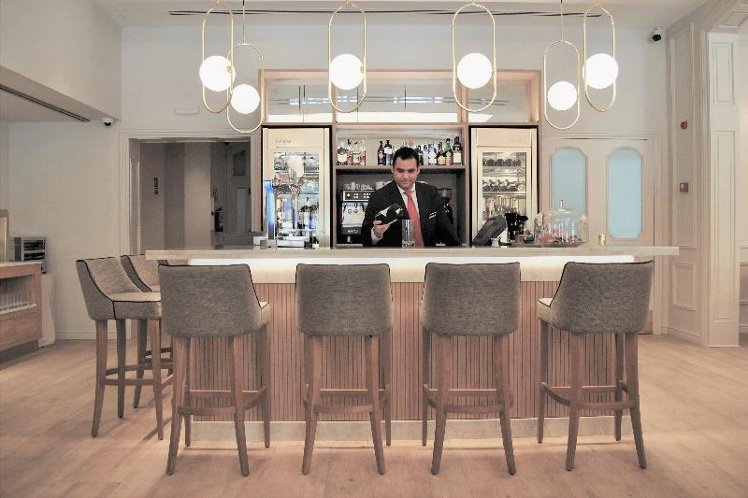 Bar