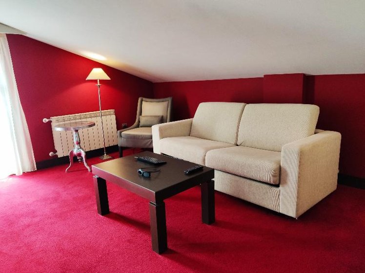 JUNIOR SUITE STANDARD Room