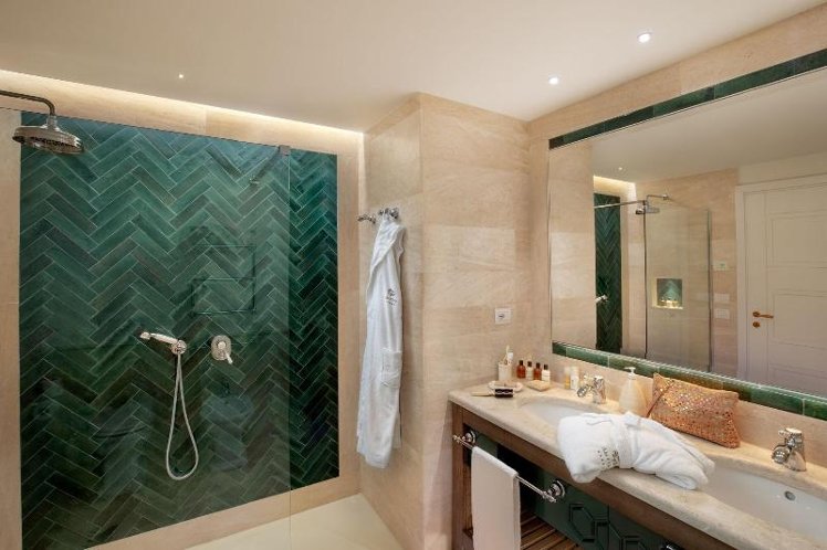 DOUBLE DELUXE SEA VIEW Room