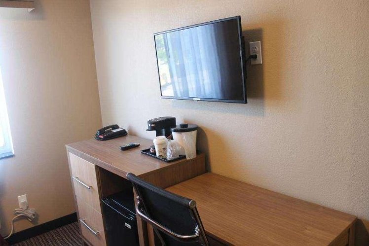 Days Inn By Wyndham Brooklyn Borough Park