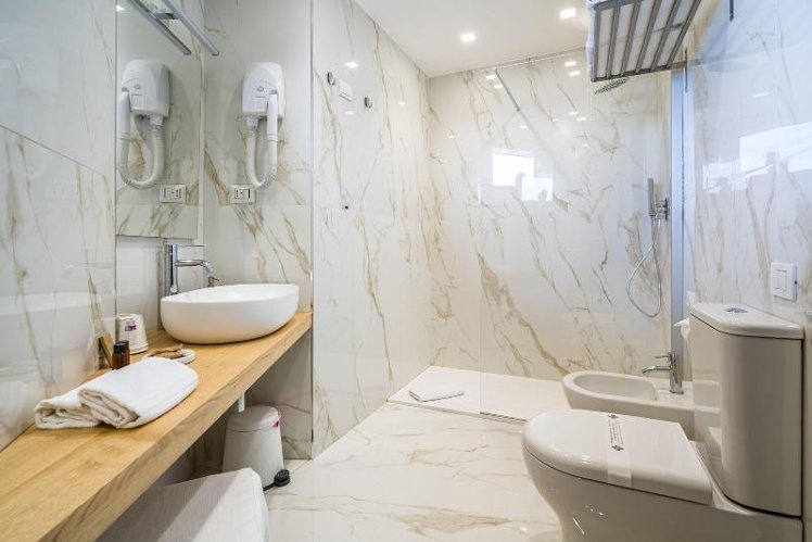 DOUBLE PARTIAL SEA VIEW Room