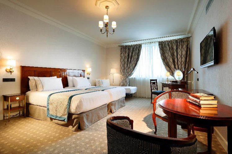 DOUBLE STANDARD Room