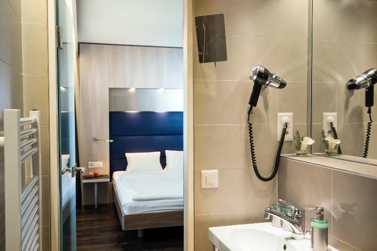 DOUBLE BUSINESS Room