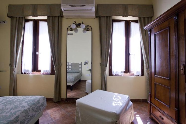 DOUBLE SUPERIOR Room