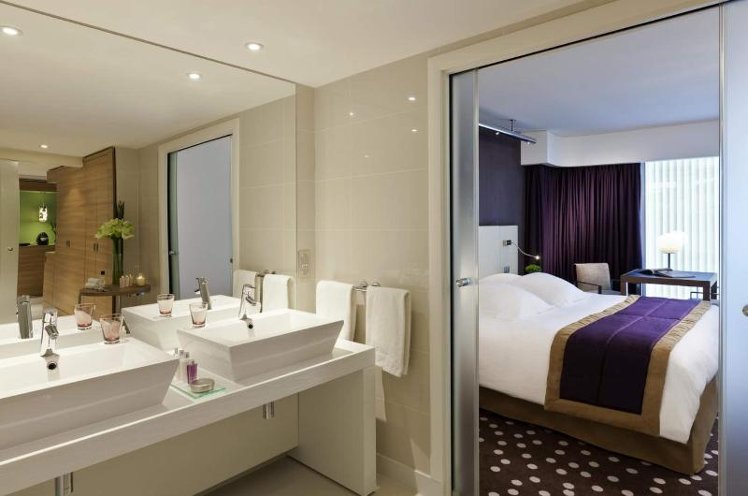JUNIOR SUITE STANDARD Room