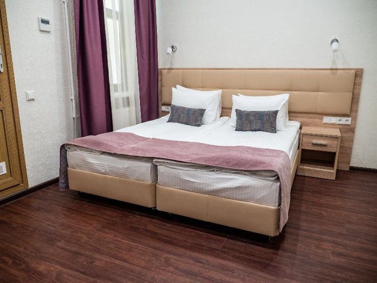 DOUBLE SINGLE USE INNER Room