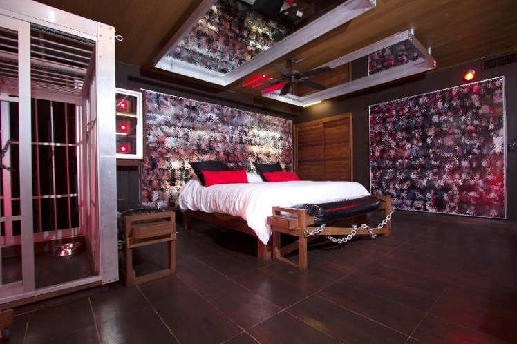 DOUBLE STANDARD Room