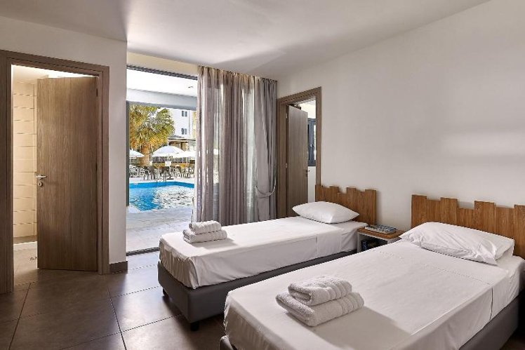 JUNIOR SUITE STANDARD Room