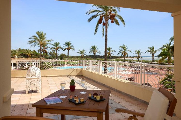 DOUBLE DELUXE BAY VIEW Room