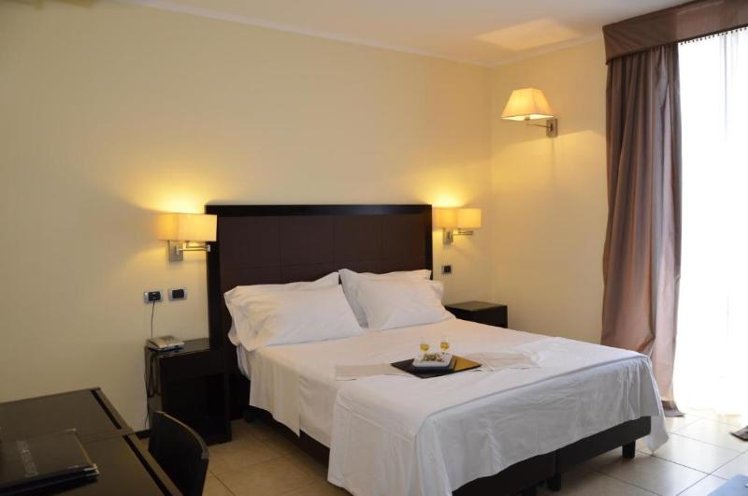 TRIPLE STANDARD Room