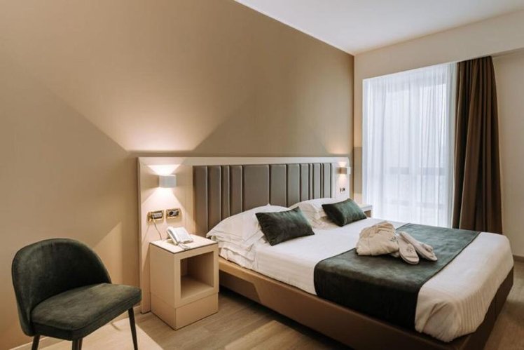 DOUBLE STANDARD Room