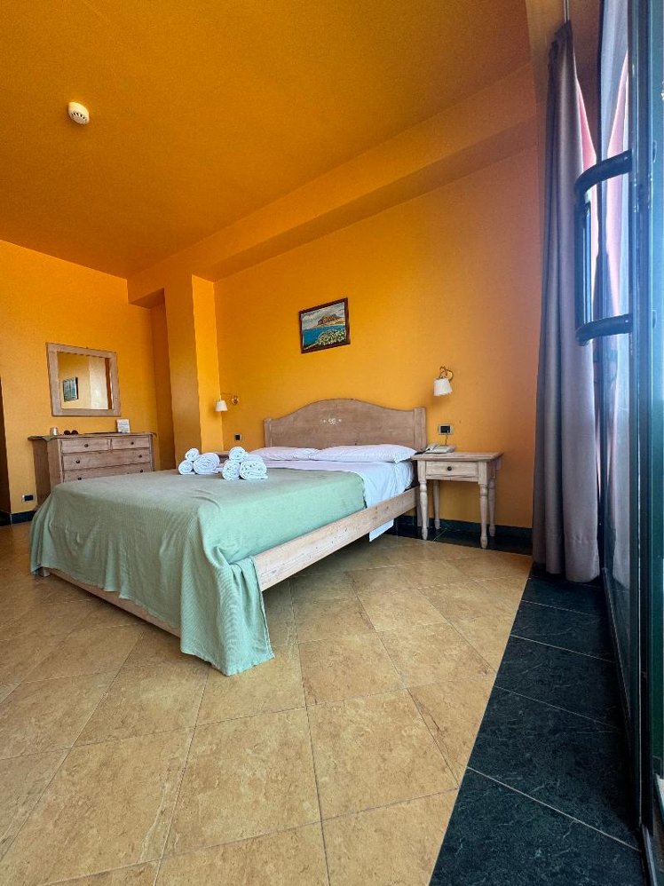 DOUBLE SINGLE USE SEA VIEW WITH BALCONY Room
