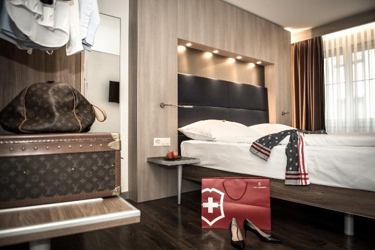 DOUBLE STANDARD Room