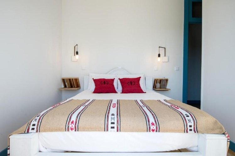 SINGLE ONE BED Room