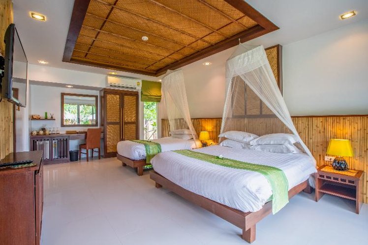 TRIPLE PREMIER Room