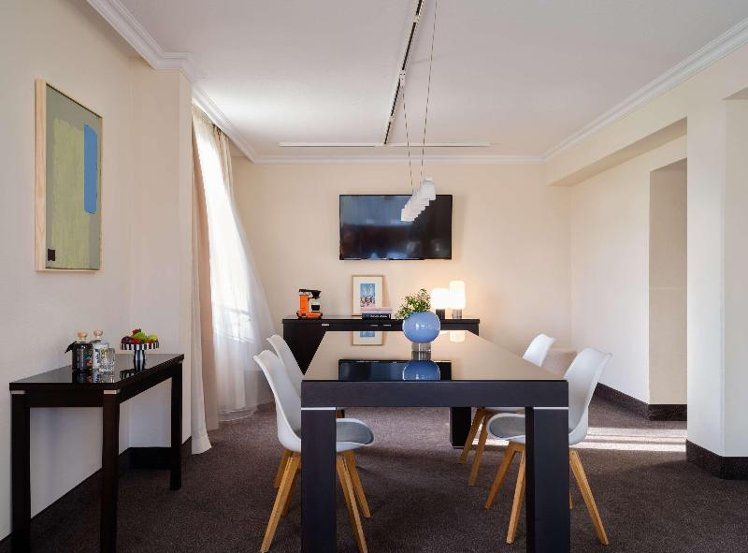 SUITE DELUXE Room